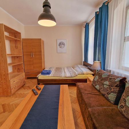 Apartament Ksiezycowy Apartment Torun Luaran gambar